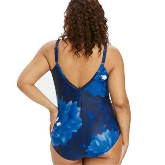 Swimsuit - Picture 3 of 7